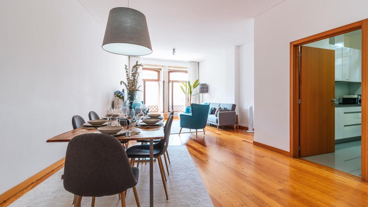 Mouzinho Downtown 2br W/ Parking By Lovelystay Apartamento Porto