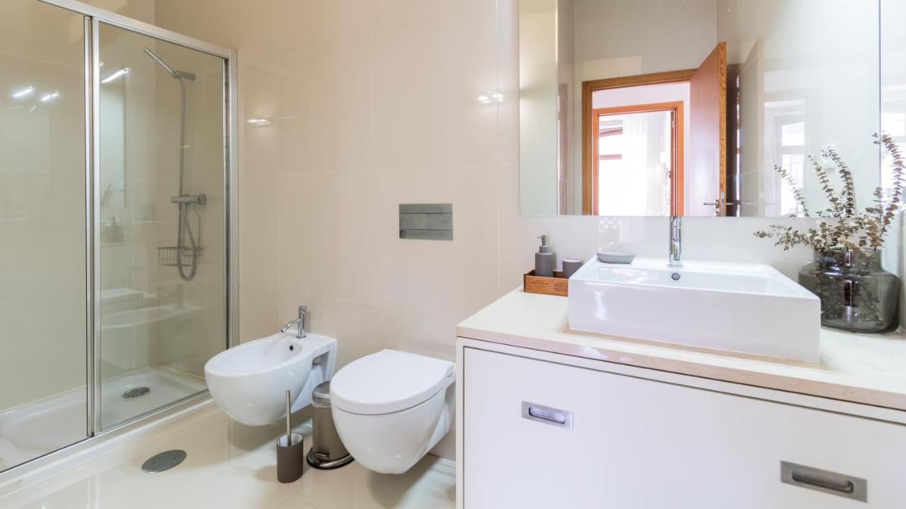 Mouzinho Downtown 2br W/ Parking By Lovelystay Apartamento Porto